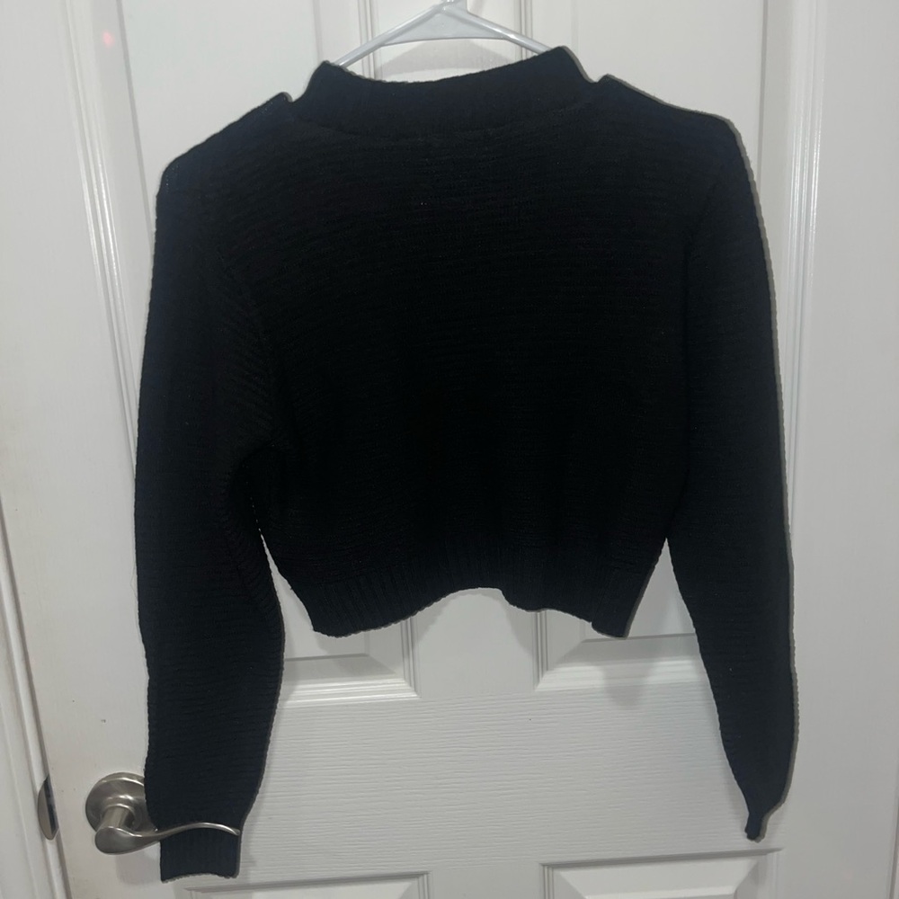 Cropped Sweater - Picture 3 of 3